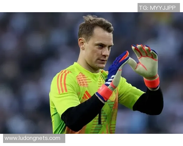 诺伊尔足球明星的传奇之路与辉煌成就解析 诺伊尔足球明星的传奇之路与辉煌成就解析