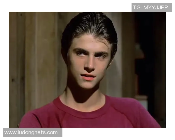 足球明星吉姆的精彩瞬间与独特魅力全景展示