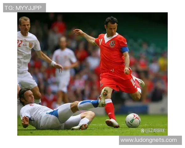 足球明星纪念章的辉煌历程与珍贵价值探讨 足球明星纪念章的辉煌历程与珍贵价值探讨